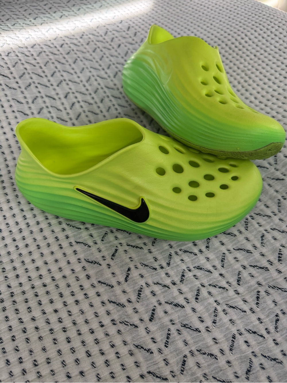 Nike Kids “Reactx”in Neon Green with Black Swoosh